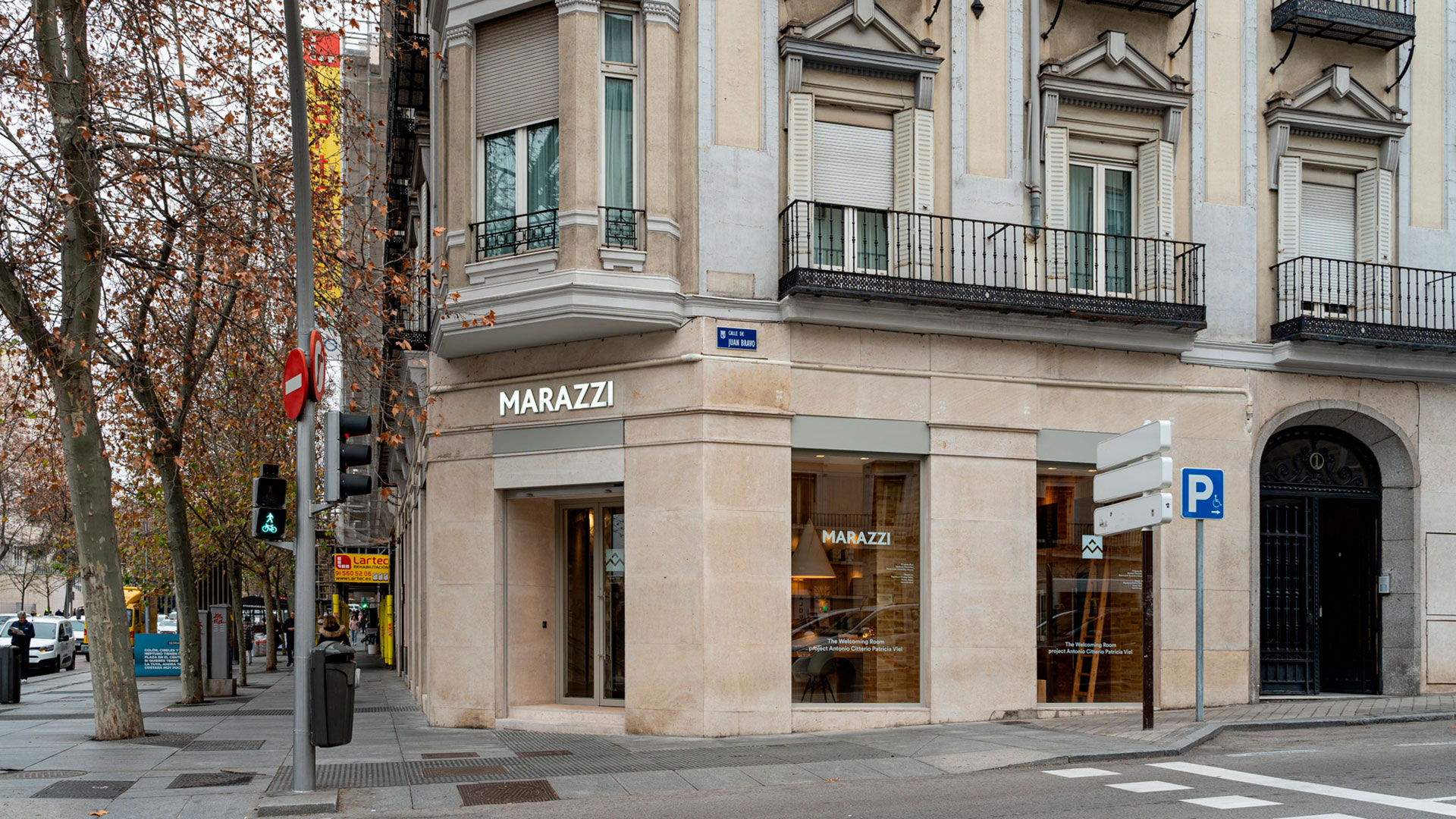 showroom madrid main.jpg